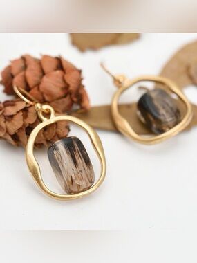 Gold Drop Earrings with Brown Agate Accent